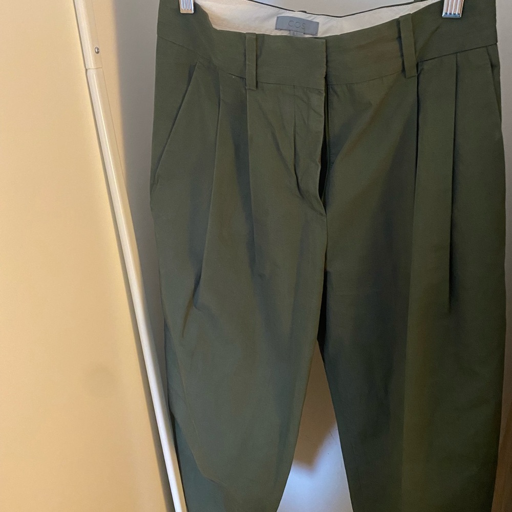 COS Olive Green Pleated women’s chinos